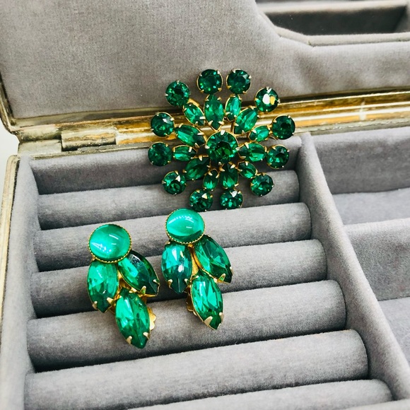 Vintage Green Crystal Rhinestone Brooch & Deco Earrings